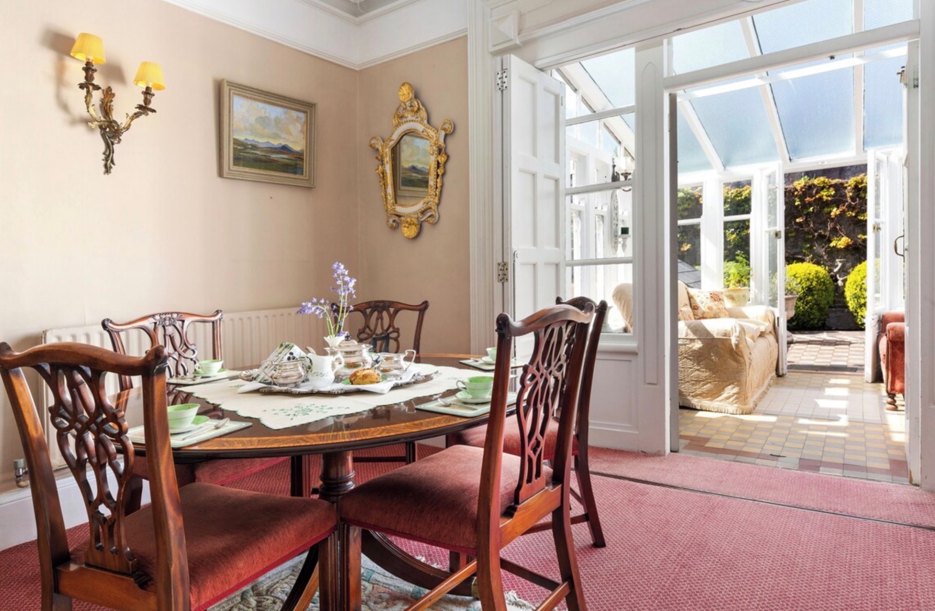 Breakfast room to conservatory