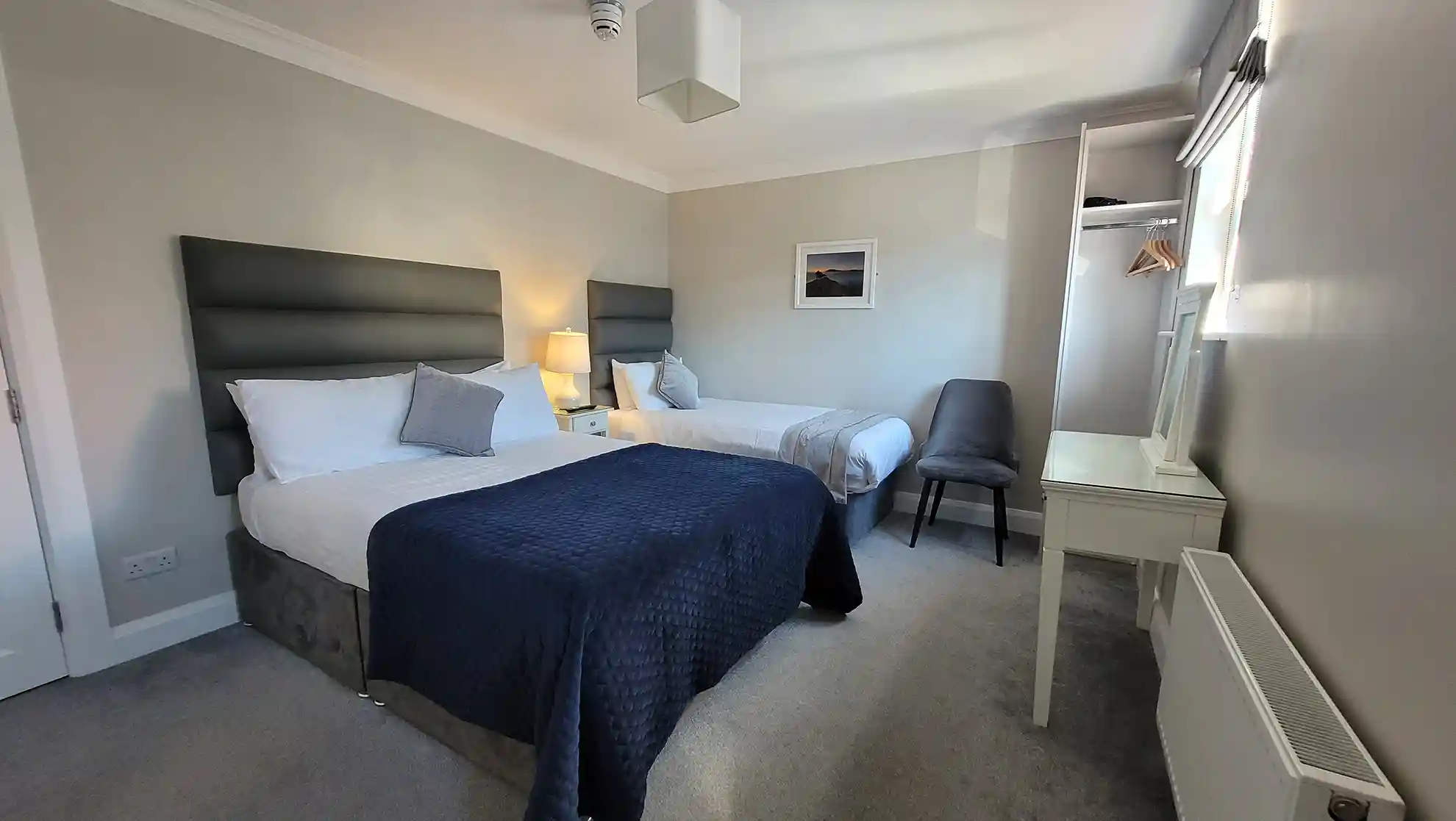 Murphy's Pub B&B, Dingle — double guest bedroom