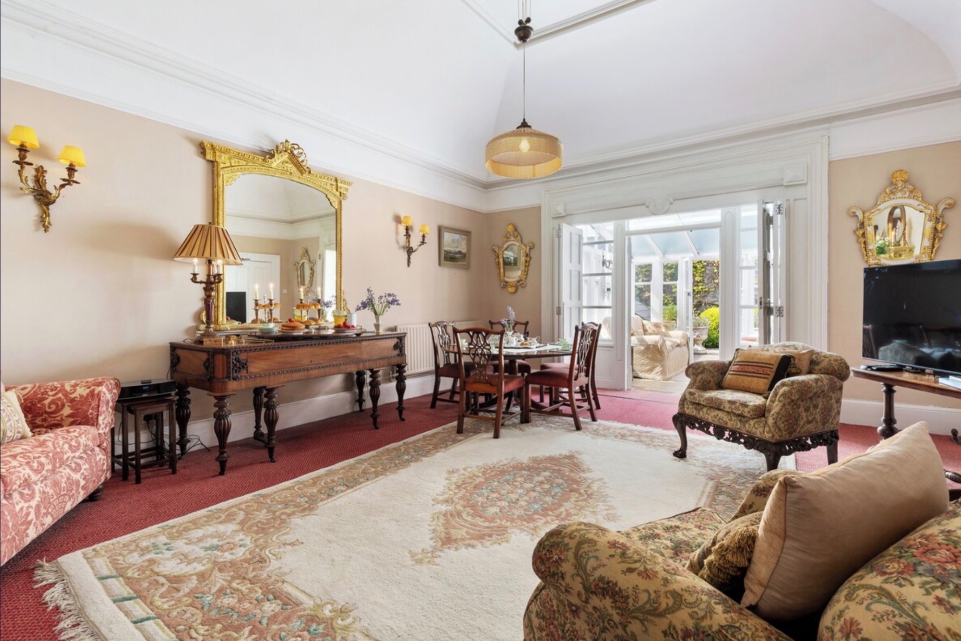 Dining & reception room